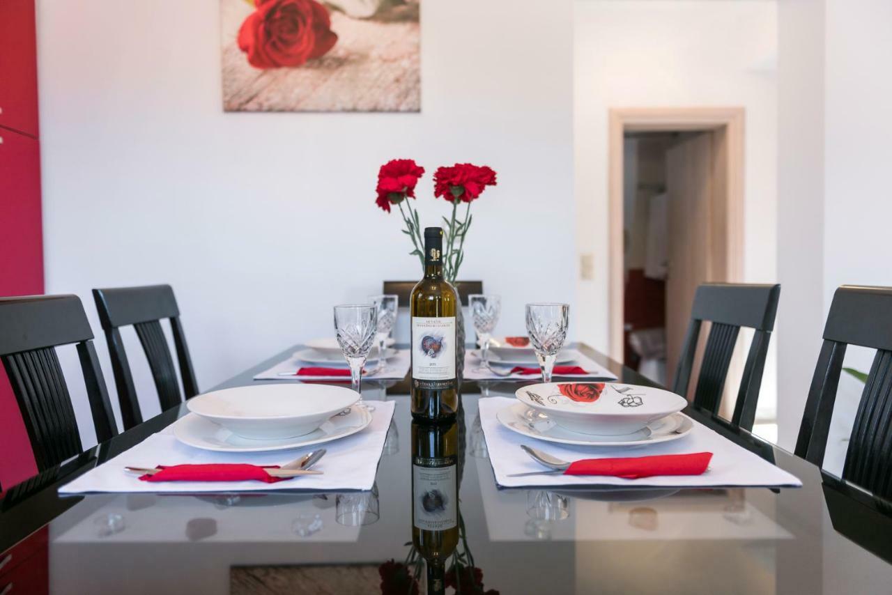 Sofia'S Apartments Razata Екстер'єр фото