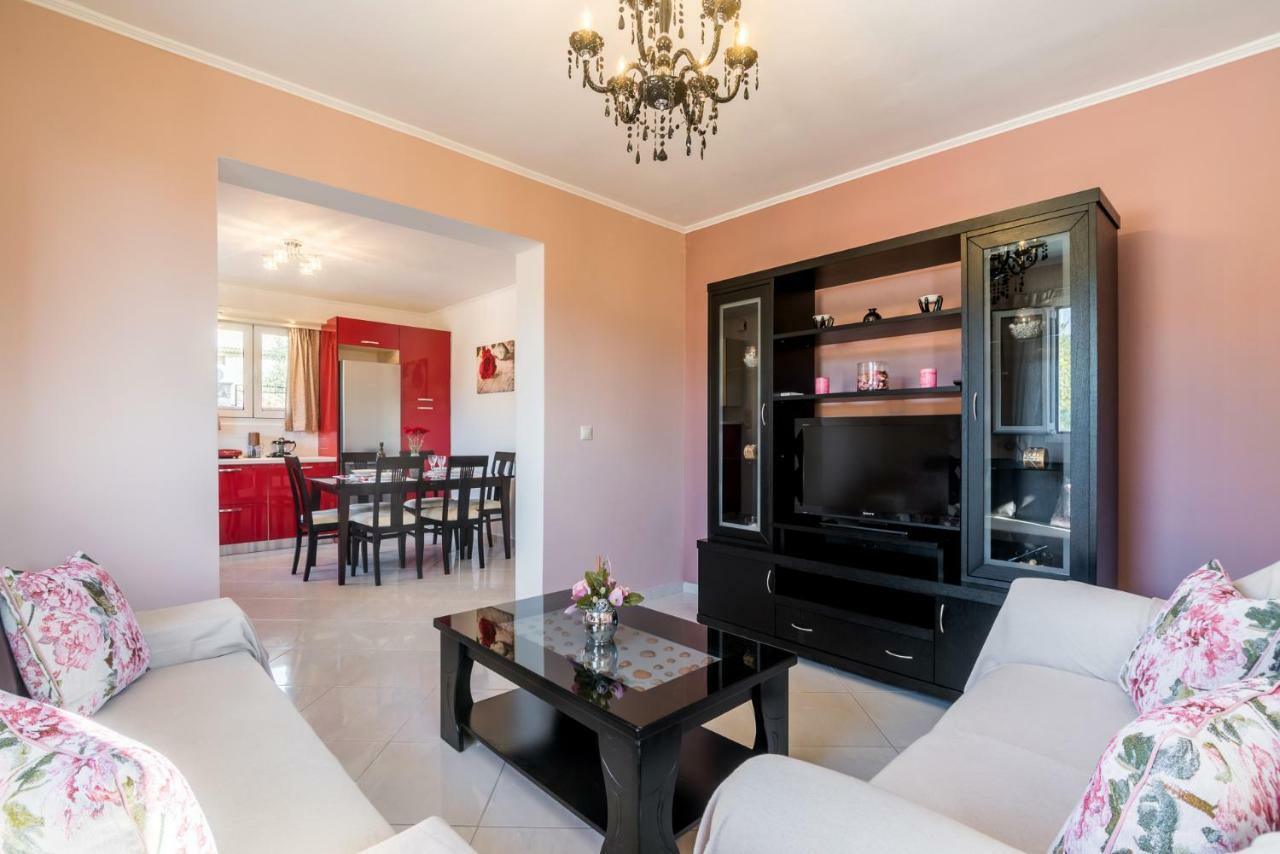 Sofia'S Apartments Razata Екстер'єр фото