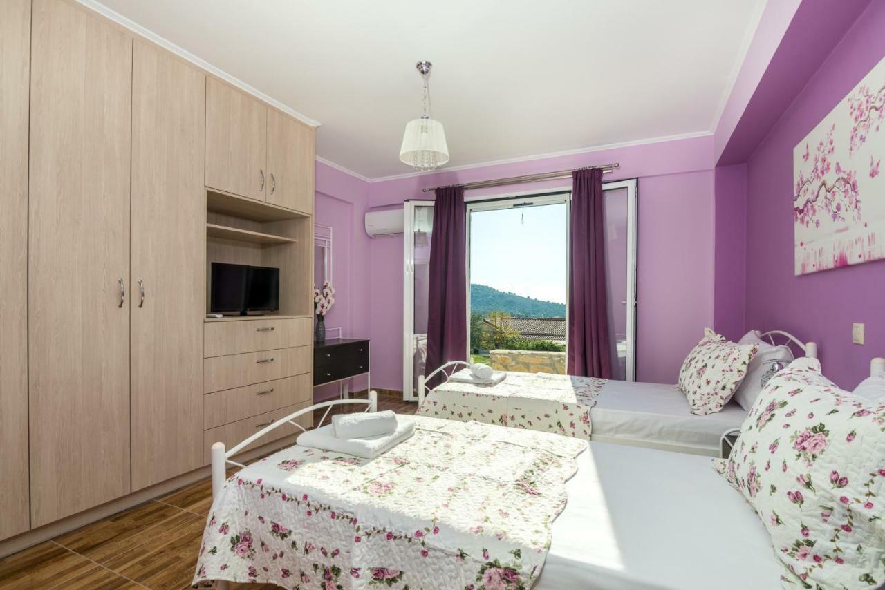 Sofia'S Apartments Razata Екстер'єр фото
