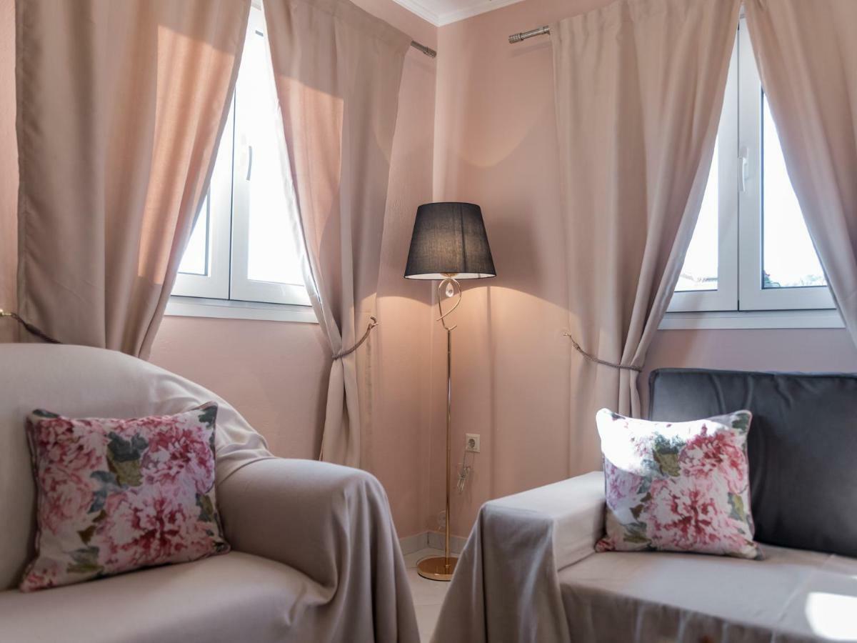 Sofia'S Apartments Razata Екстер'єр фото