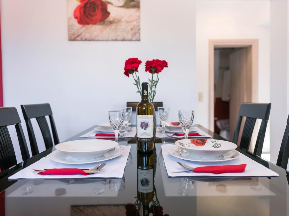 Sofia'S Apartments Razata Екстер'єр фото