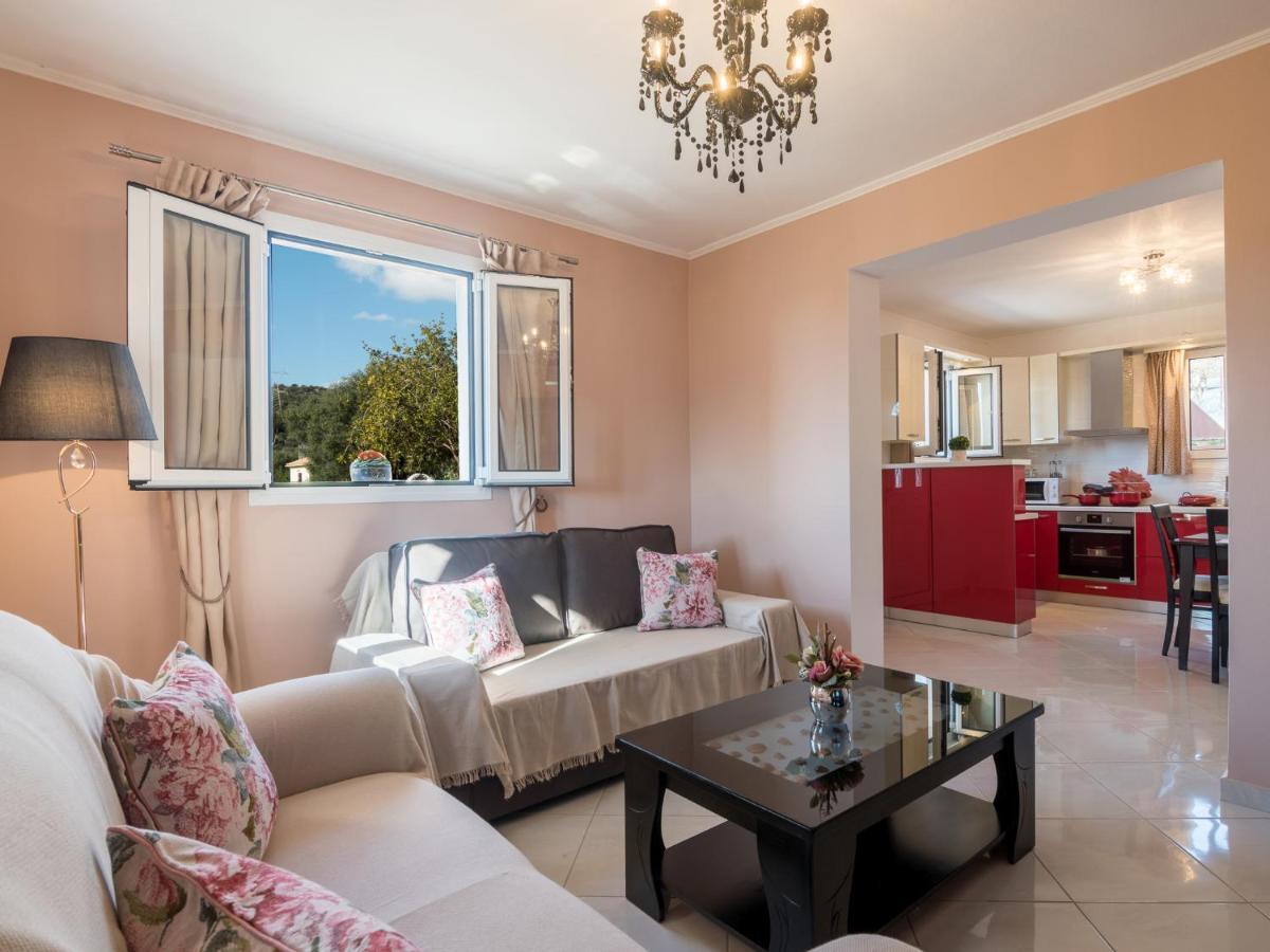 Sofia'S Apartments Razata Екстер'єр фото